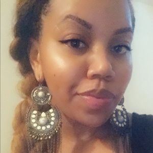 Meet your Posher, ShÃ­